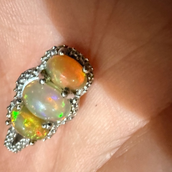925 Ethiopian fire Opal Triple Stone Drop Pendant Necklace - Picture 3 of 12